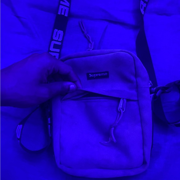 Supreme Men’s Fashion Designer Bag Color: Tan & Black